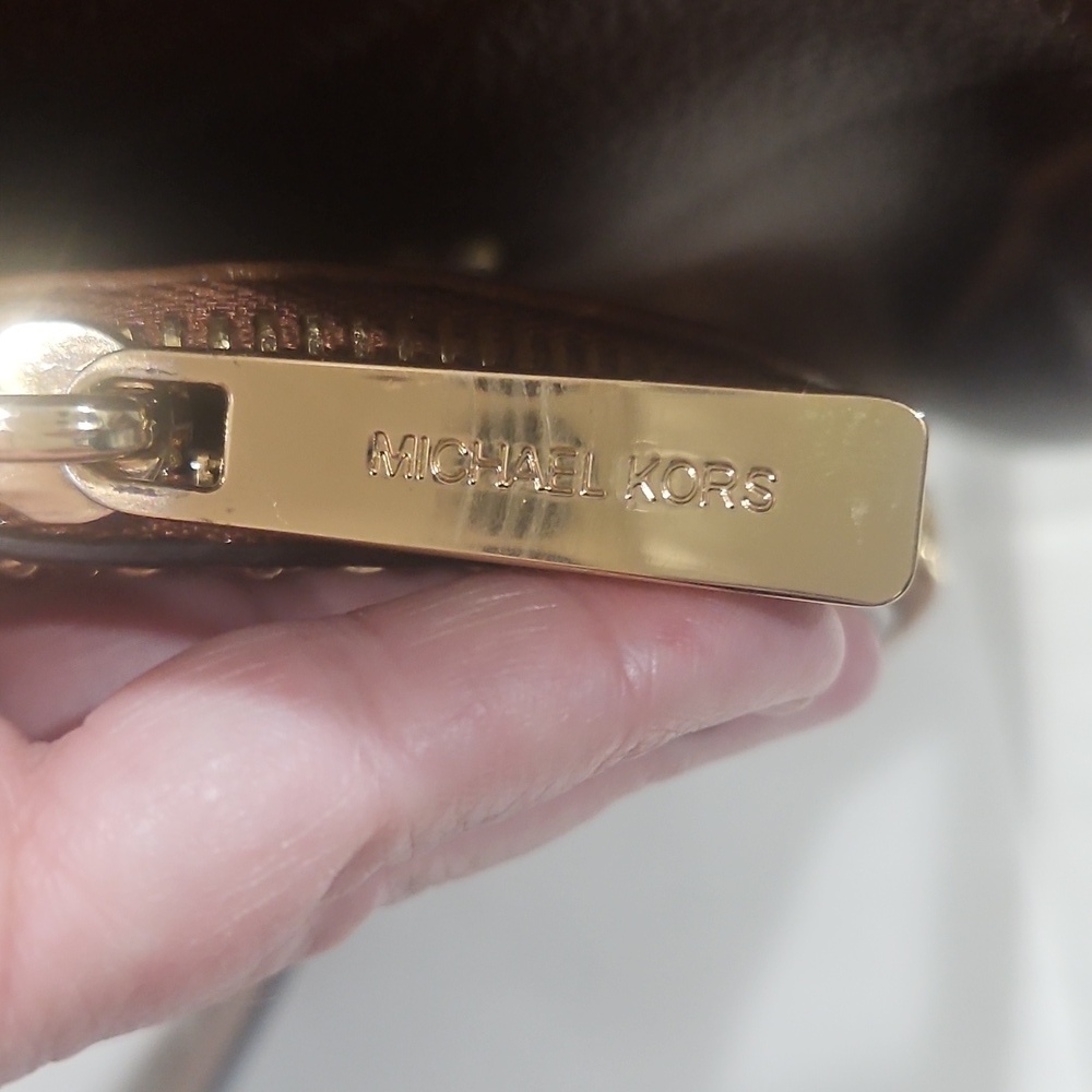 Michael Kors Tan Leather Shoulder Bag with Gold Accents - Picture 14 of 16